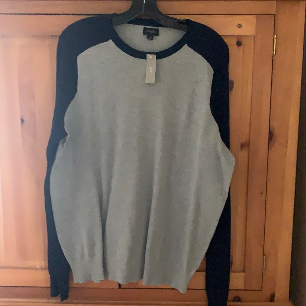 NWT Men’s J. Crew grey and navy long sleeve sweater